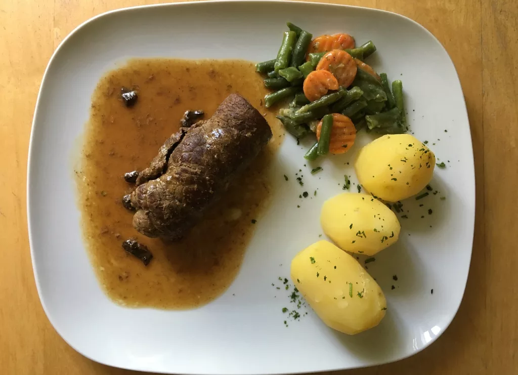 irish beef with potatoes and vegtables